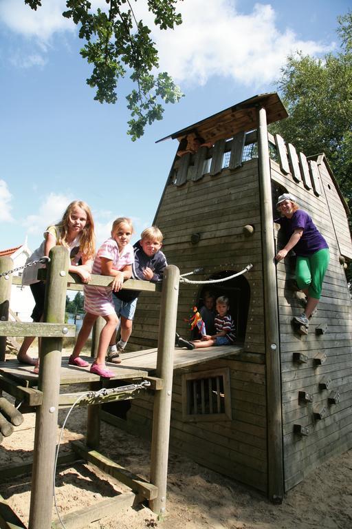 Roompot Recreatiepark De Tolplas Vriezenveen Exteriör bild